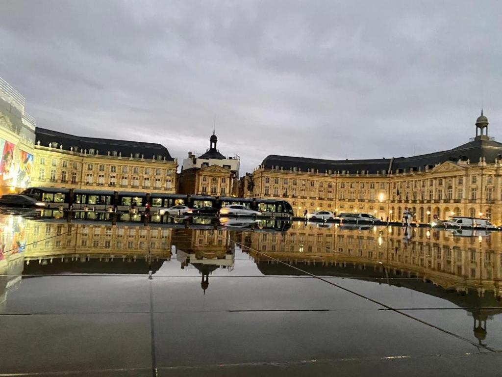 Appartement Renove Place Du Palais Avec Parking Bordeaux Extérieur photo